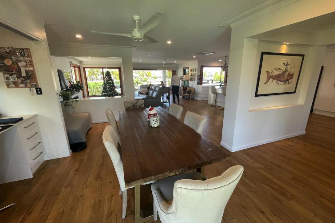 Photo of Livingroom in Broadbeach Waters