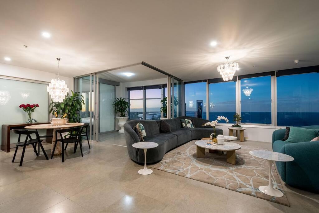 Photo of Livingroom in Surfers Paradise