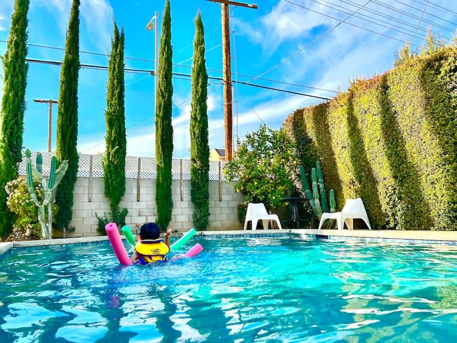 Photo of Others in Encino