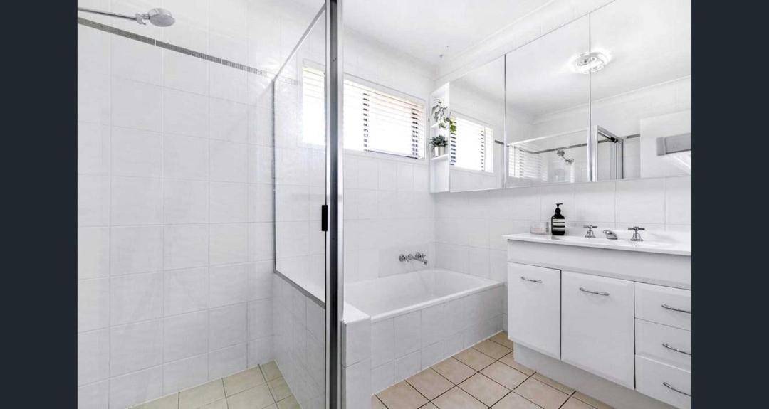 Photo of Bathroom in Mermaid Waters