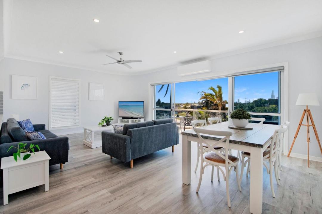 Photo of Others in Broadbeach Waters