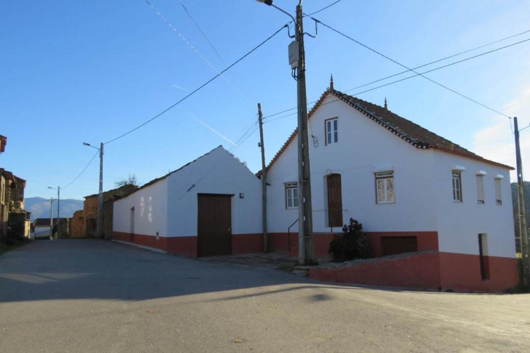 Photo of Buildings in Moitas
