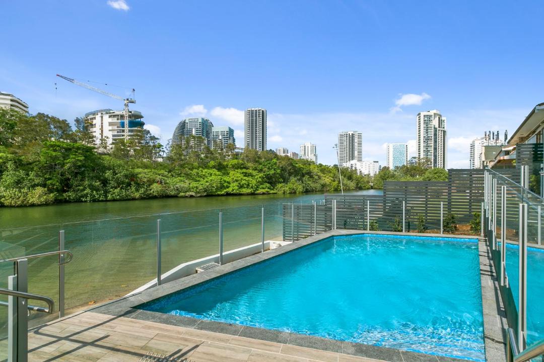 Photo of Others in Broadbeach Waters