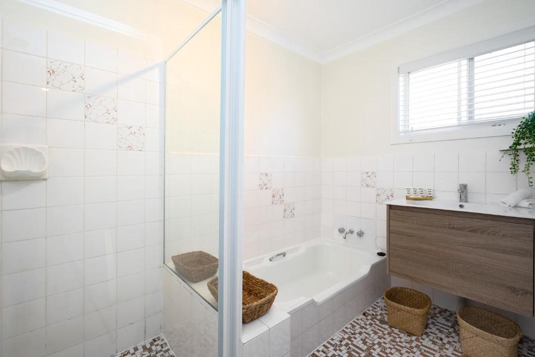 Photo of Bathroom in Main Beach