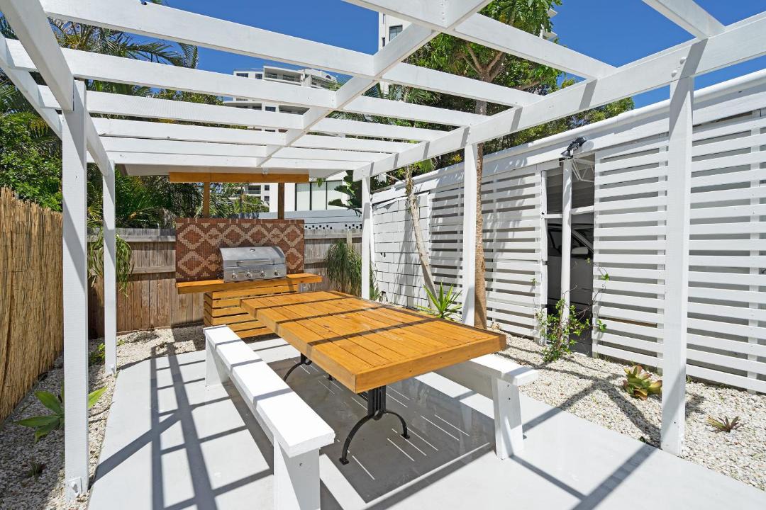 Photo of Patio Balcony in Main Beach