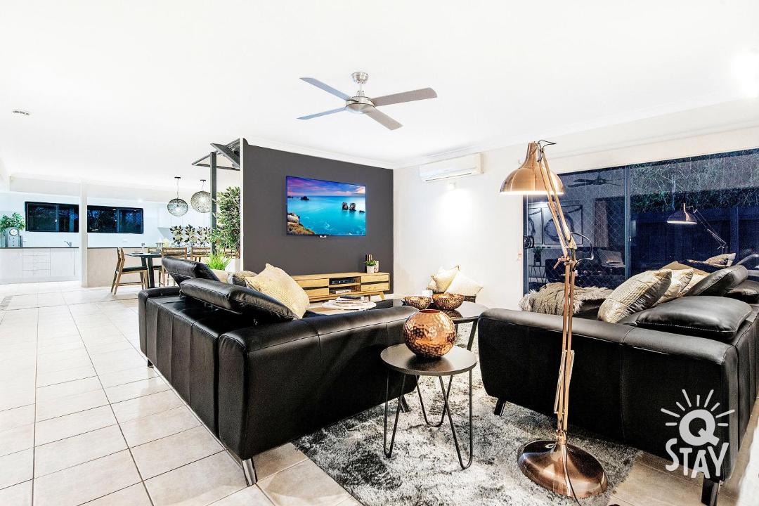 Photo of Livingroom in Broadbeach Waters