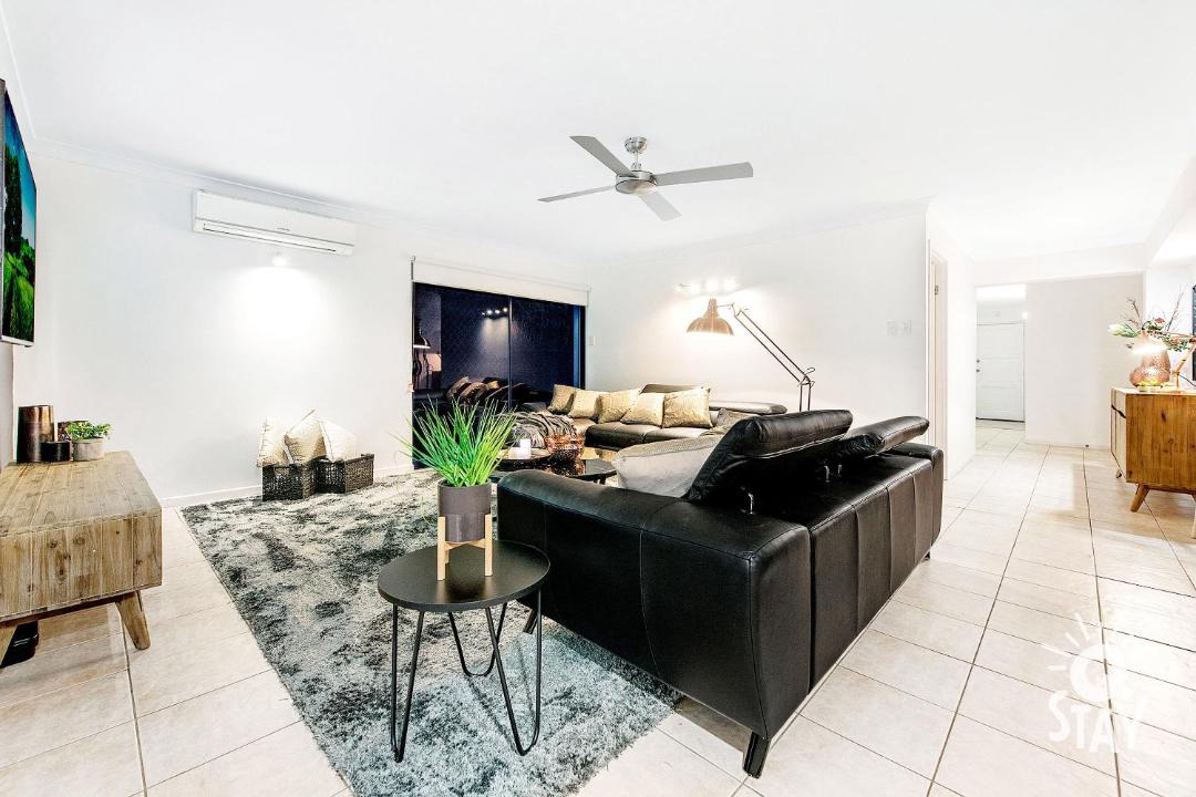 Photo of Livingroom in Broadbeach Waters