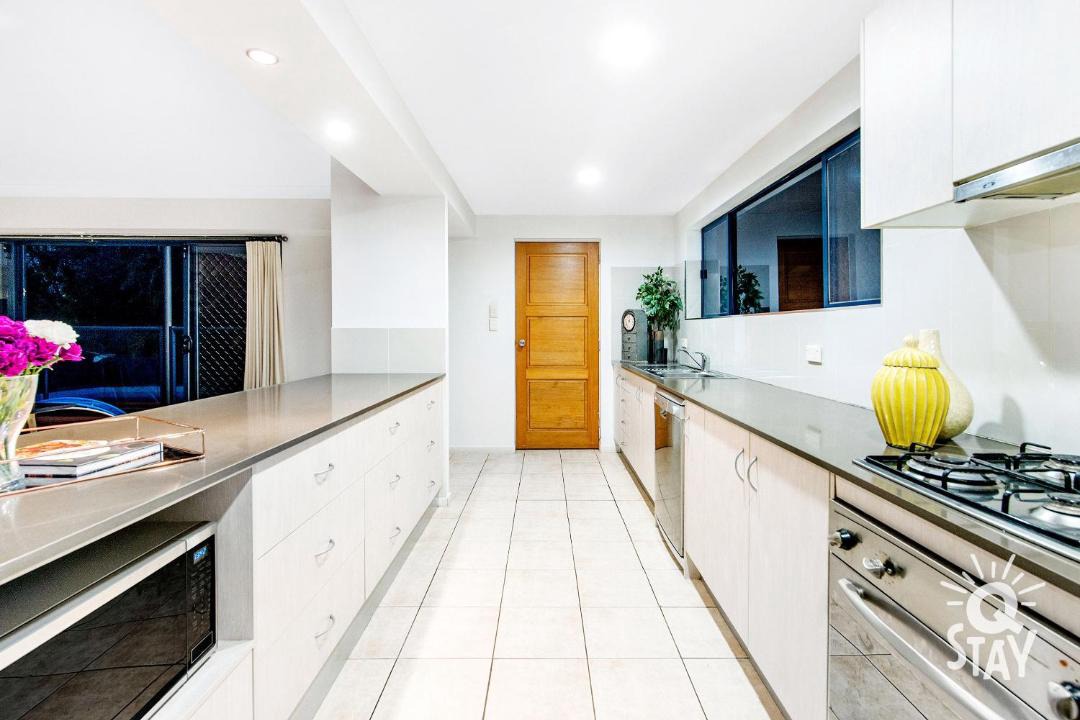 Photo of Kitchen in Broadbeach Waters