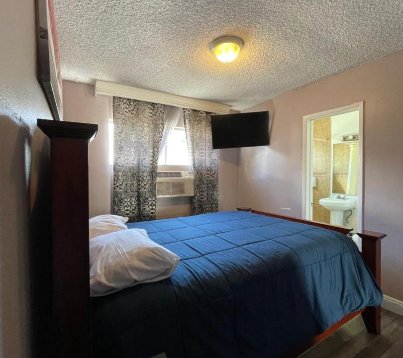 Photo of Bedroom in Inglewood