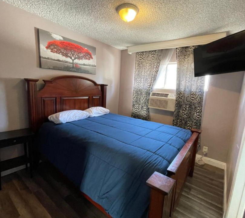 Photo of Bedroom in Inglewood