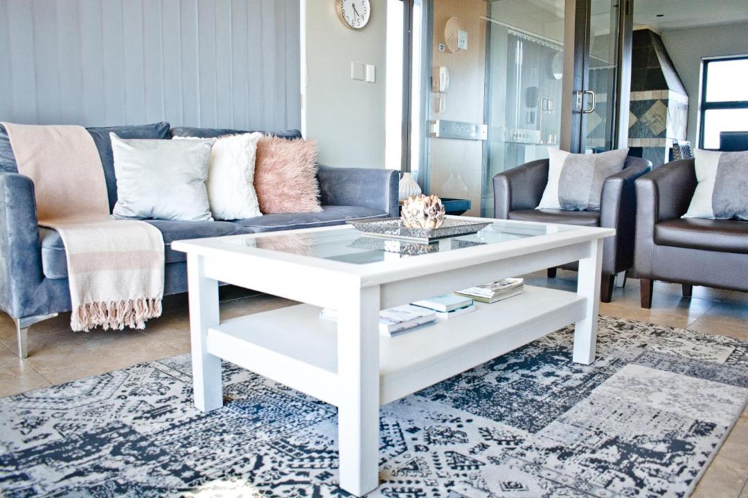 Photo of Livingroom in Aston Bay