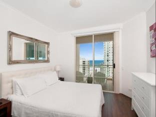 Photo of Bedroom in Main Beach