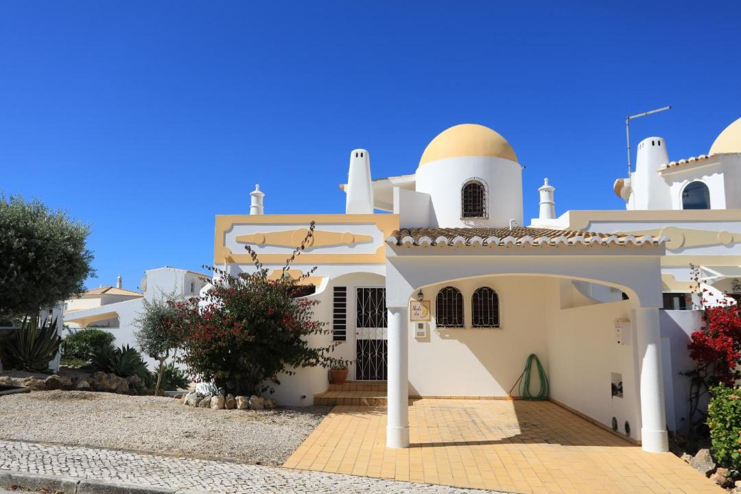 Photo of Buildings in Mato Serrao