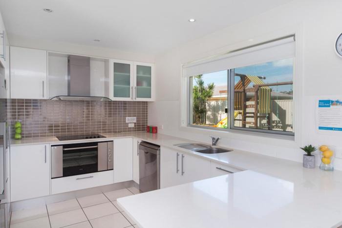 Photo of Kitchen in Mermaid Waters