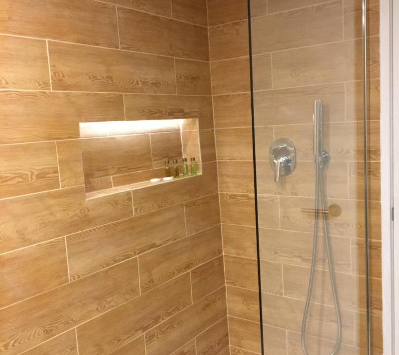 Photo of Bathroom in Linda-a-Velha