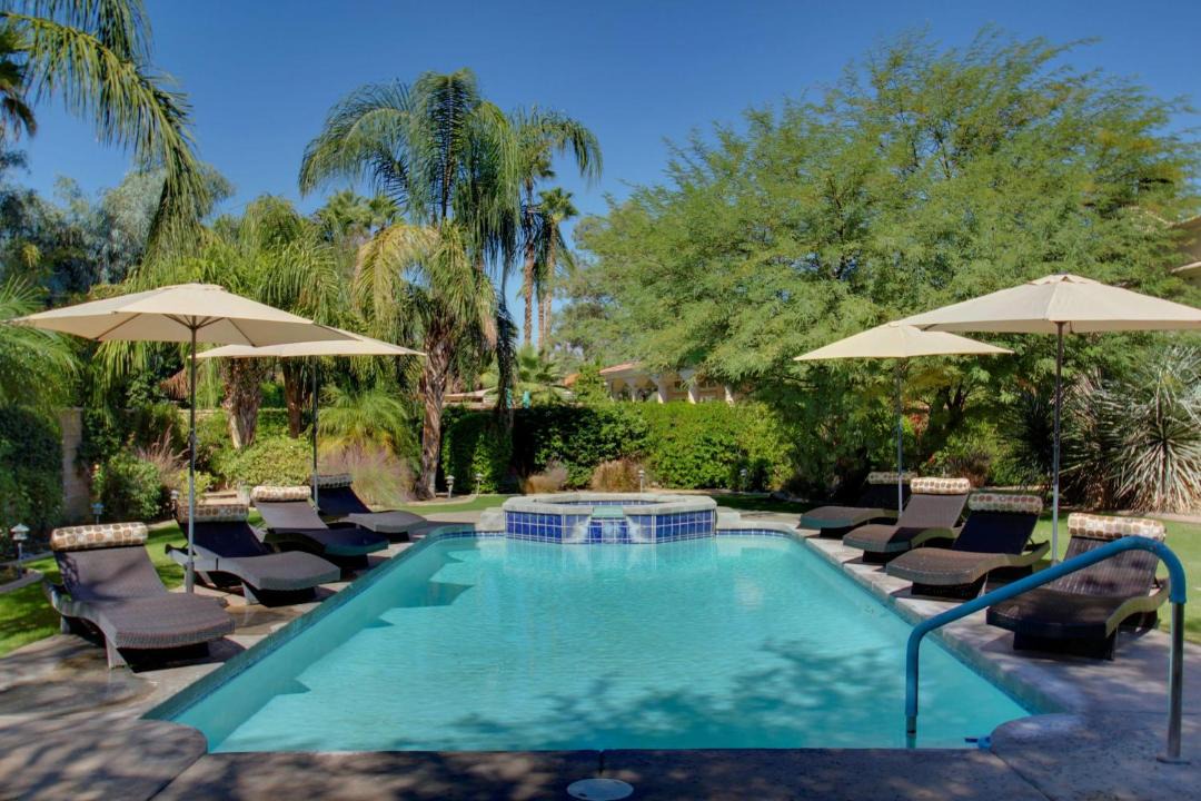 Photo of Outdoor in Racquet Club South