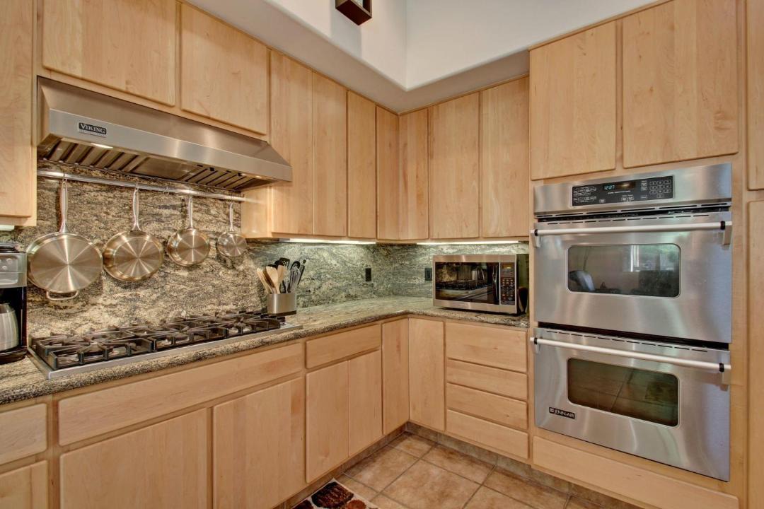 Photo of Kitchen in Racquet Club South