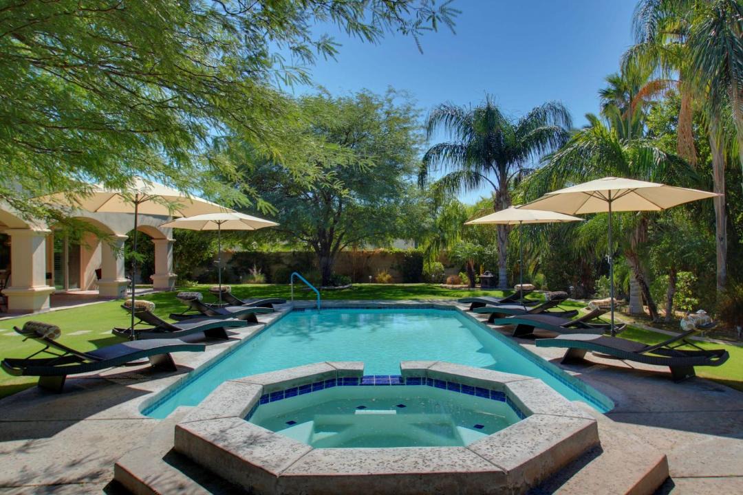 Photo of Outdoor in Racquet Club South