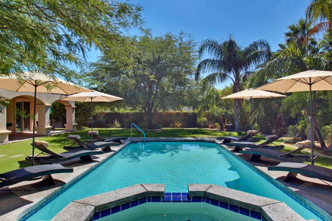 Photo of Outdoor in Racquet Club South