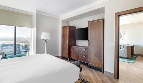 Premium Suite, 1 Bedroom, Accessible (Hearing)
