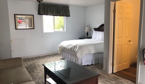Basic Room, 1 Queen Bed