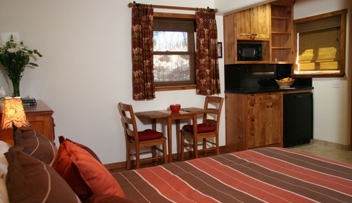 Room, 1 Queen Bed (Patio Room; No Television)