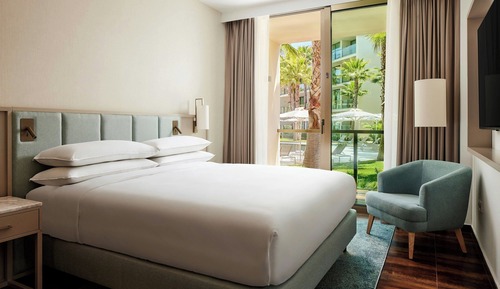 Suite, 2 Bedrooms, Pool View (Balcony)