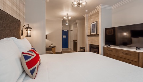 Suite, 1 King Bed, Non Smoking, Fireplace (with Sofabed)