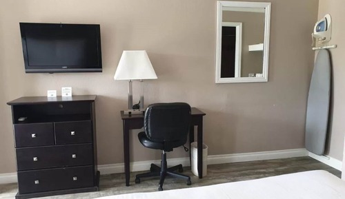 Standard Room, 1 Queen Bed