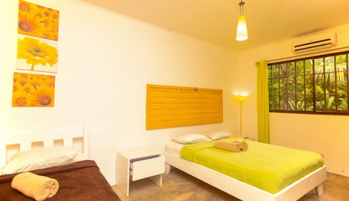 Comfort Villa, 5 Bedrooms, Pool View, Garden Area