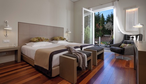 Classic Room, Balcony, Garden View