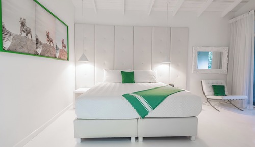 Deluxe Room King Bed