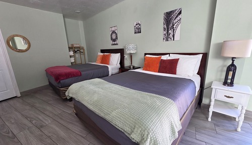Basic Room, 2 Queen Beds, Pets Allowed