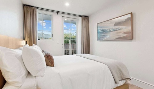 Executive Apartment, 2 Bedrooms, Balcony, Mountain View