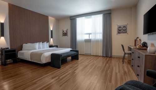 Deluxe Room, 1 King Bed, Mobility Accessible