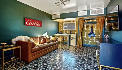 Luxury Suite