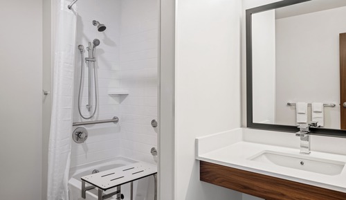 Room, 1 King Bed, Accessible (Wheelchair Accessible, Full Kitchen)