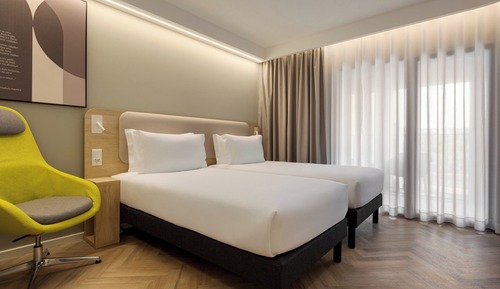 Standard Room, 2 Twin Beds, Accessible (Free Breakfast)