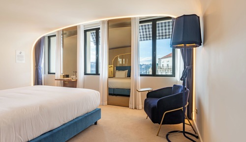 Comfort Room, River View