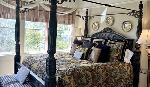 Honeymoon Room