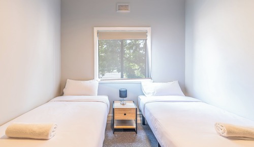 Arran Twin With Shared Bathroom & No A/C