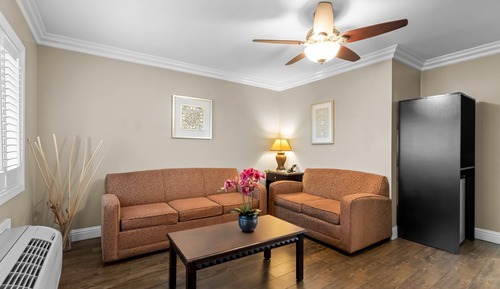 Suite, 1 King Bed, Non Smoking