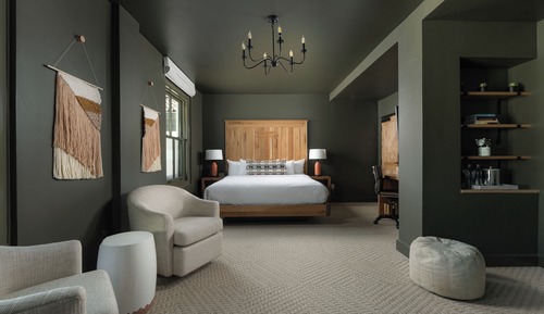 ADA King Suite