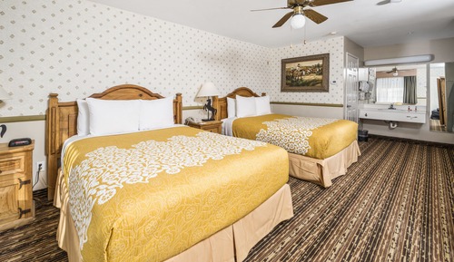 Room, 2 Queen Beds, Non Smoking