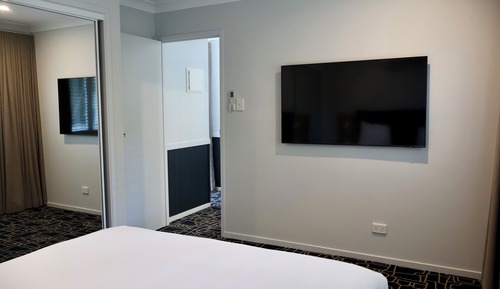 Superior One Bedroom Apartment