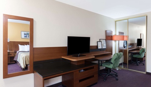 Room, 1 King Bed, Accessible, Non Smoking (Mobility/Hearing Impaired)