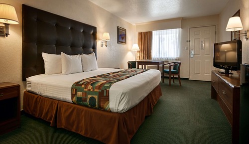 Suite, 1 King Bed, Non Smoking (with Sofabed)