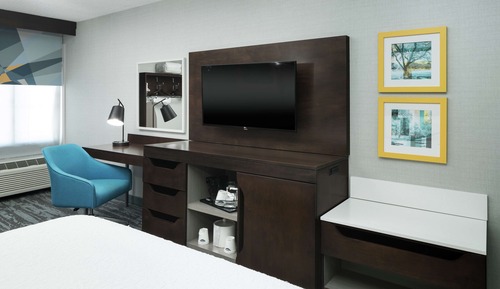 Room, 2 Queen Beds, Accessible (3x3 Shower)