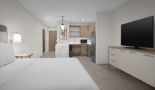 Studio, 1 King Bed, Bathtub (Mobility & Hearing, Full Kitchen)