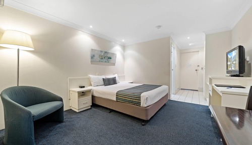 Standard Queen Room, Garden View with balcony”